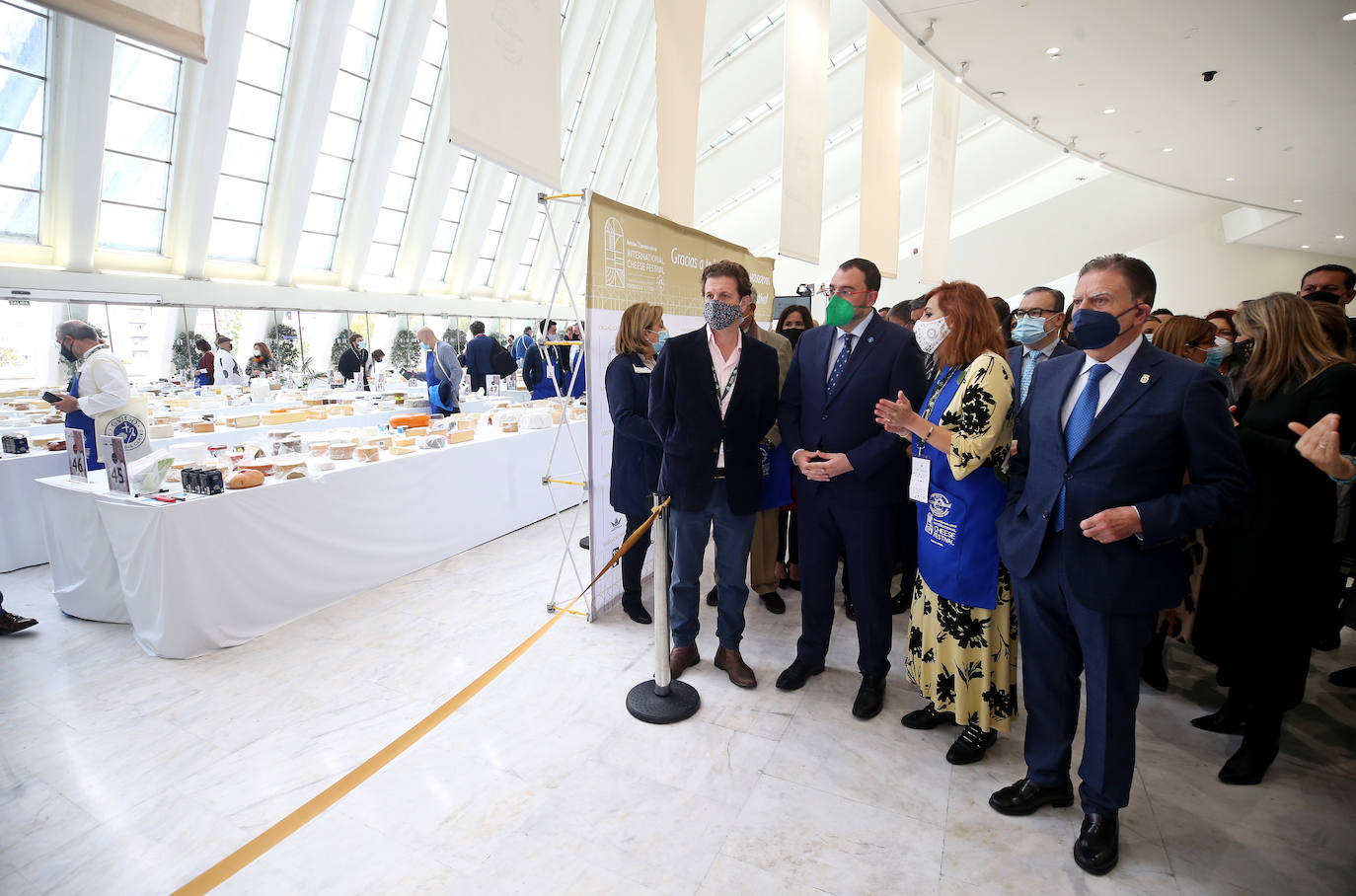 Oviedo y Asturias serán, hasta el próximo sábado, el epicentro global de la cultura quesera gracias a la celebración del Festival Internacional del Queso y de la trigésimo tercera edición de los World Cheese Awards que deciden el mejor queso del mundo en el Palacio de Exposiciones y Congresos del Calatrava. 
