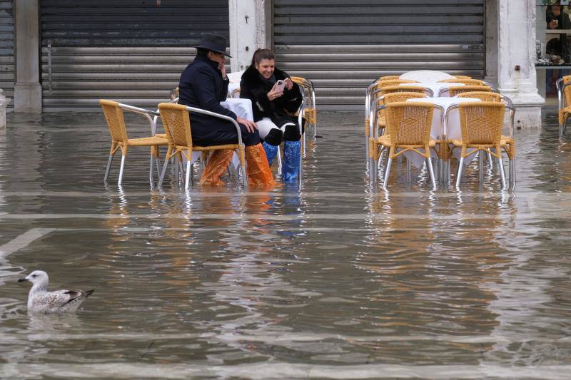 El periodo de pleamar es característico de otoño. Para pasear por la Plaza de San Marcos era necesario llevar botas de agua.