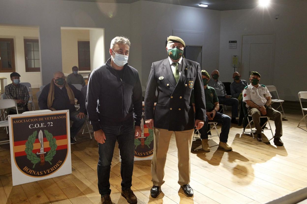 José Ramón Tuero y César Manuel García en la Escuela de Comercio 