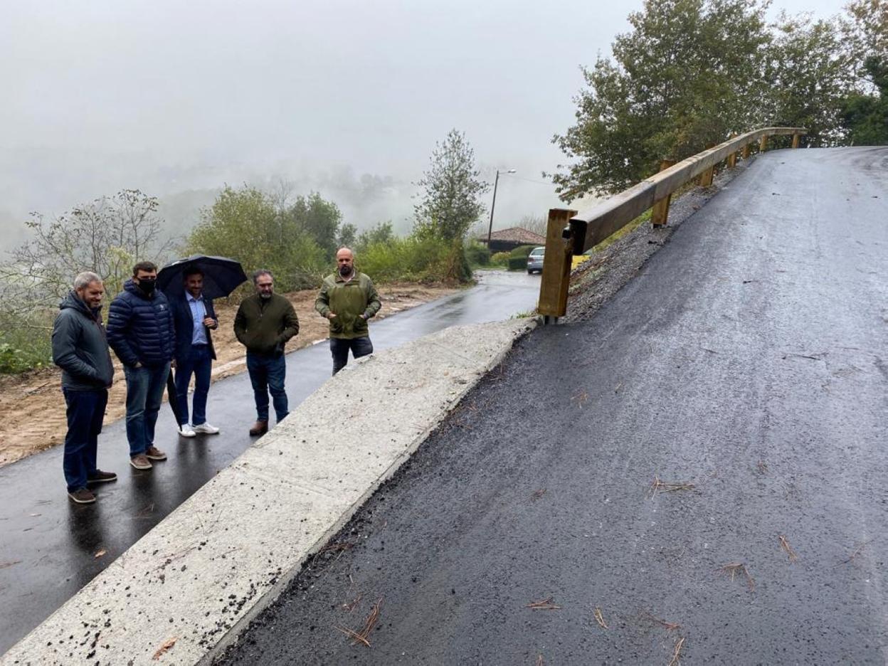 Fernando Prendes y Gerardo Fabián visitan las obras de Mases. 