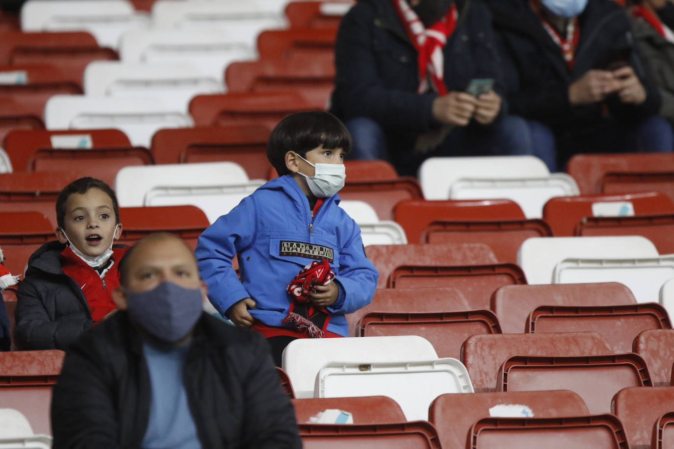 Fotos: ¿Estuviste en el Sporting - Real Sociedad B? ¡Búscate!