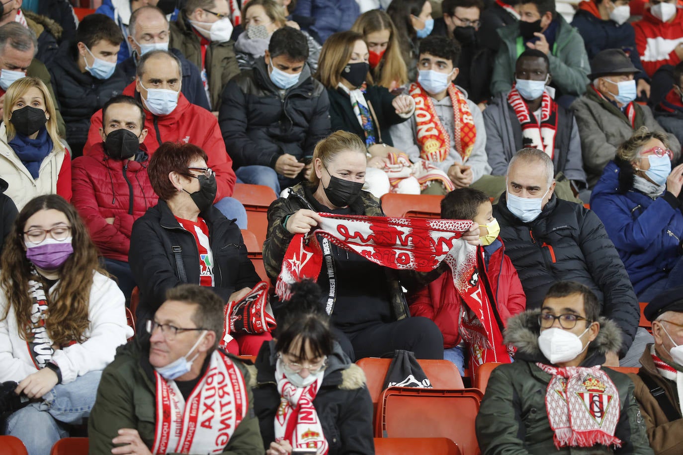 Fotos: ¿Estuviste en el Sporting - Real Sociedad B? ¡Búscate!