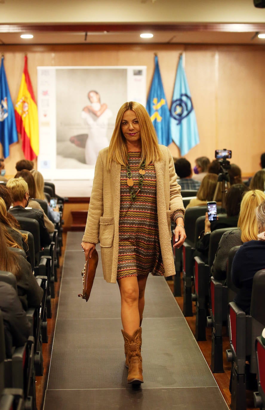 Tralará Moda, Mimé Bolsos, MySelf y Nereide han protagonizado el primer desfile de la Fashion Week Asturias. Las marcas han mostrado los conjuntos y complementos de la temporada otoño-invierno