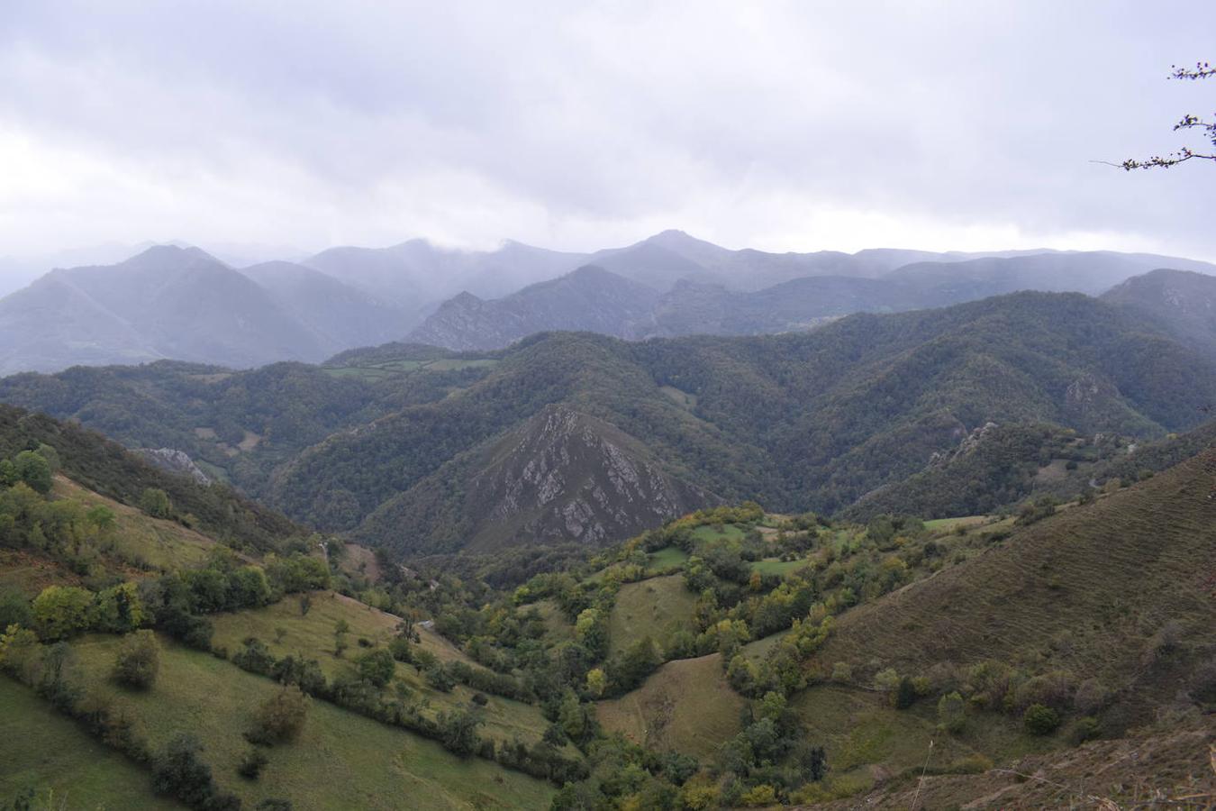 Panorámica durante la  ruta de las Brañas de Vicenturo Cueiro  (Teverga).