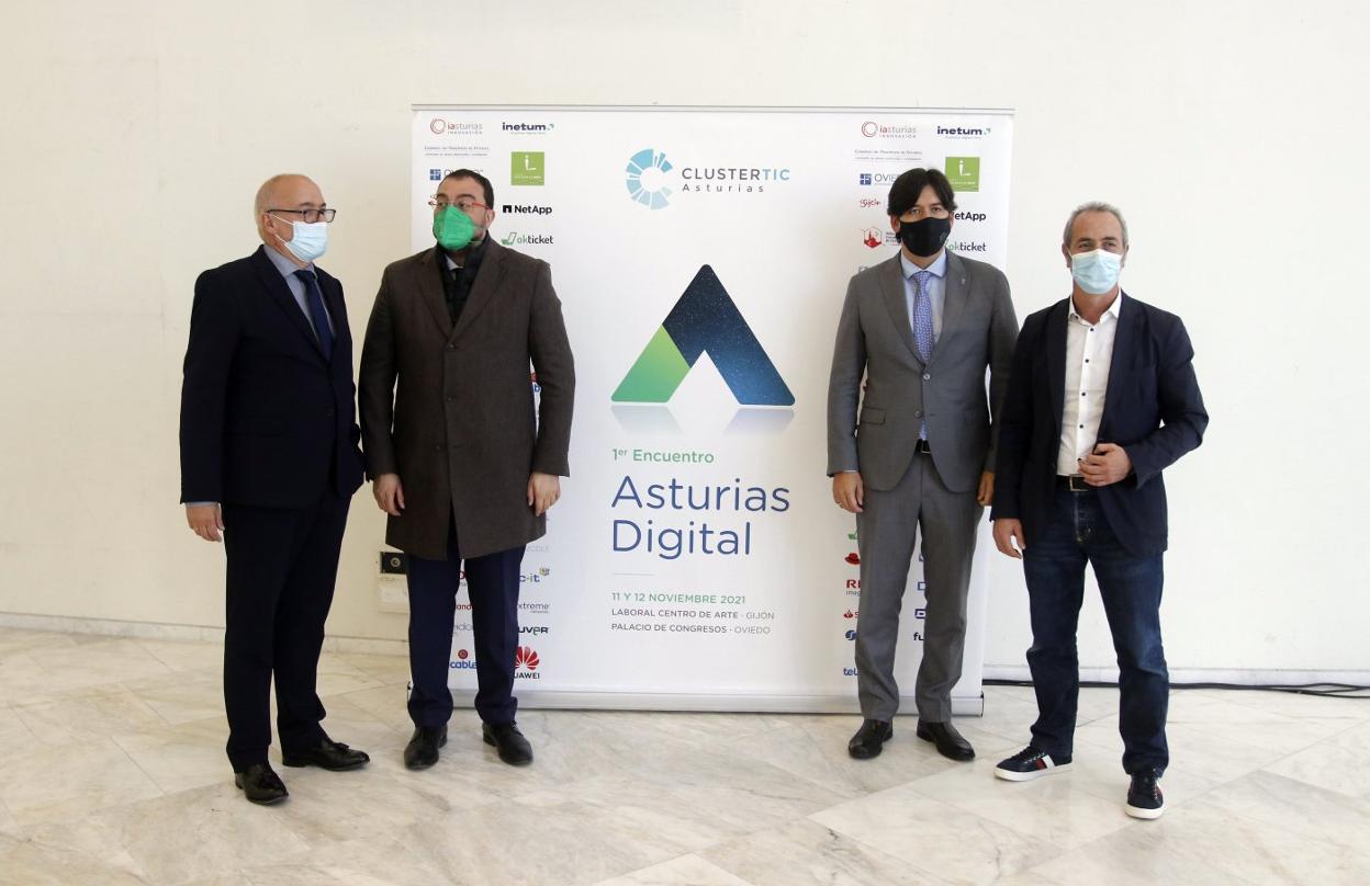 Enrique Jáimez, Adrián Barbón, Borja Sánchez y Patricio Arias, en el primer Encuentro Asturias Digital. 