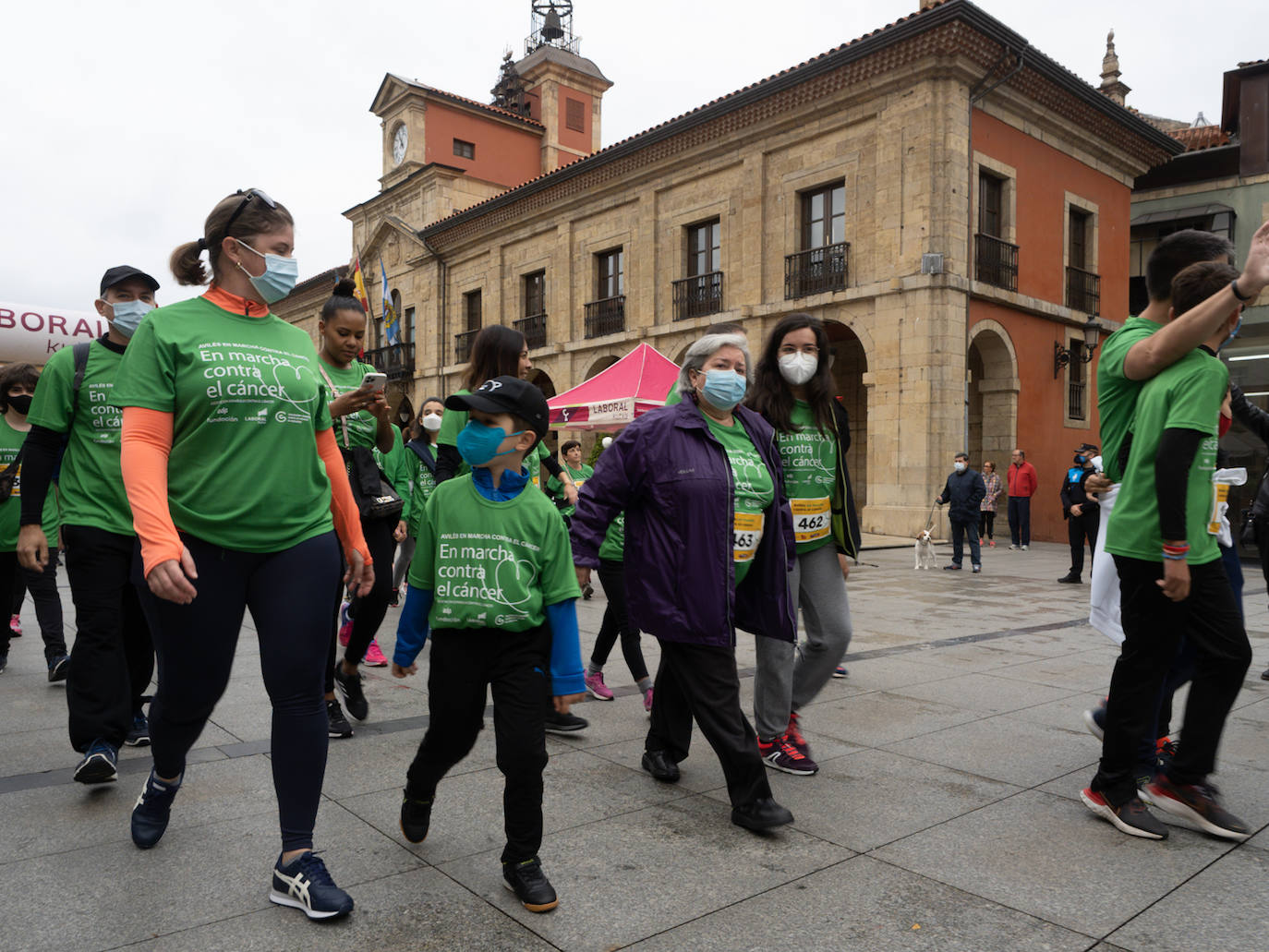 La Asociación Española contra el Cáncer (AECC) ha organizado marchas en Gijón y Avilés para que «la gente tome conciencia y colabore». El objetivo de la iniciativa es mejorar la calidad de vida de los enfermos de cáncer. 