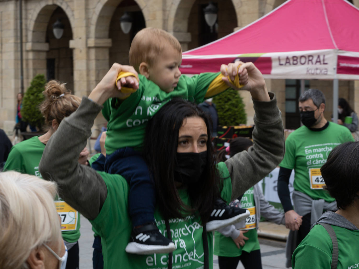 La Asociación Española contra el Cáncer (AECC) ha organizado marchas en Gijón y Avilés para que «la gente tome conciencia y colabore». El objetivo de la iniciativa es mejorar la calidad de vida de los enfermos de cáncer. 