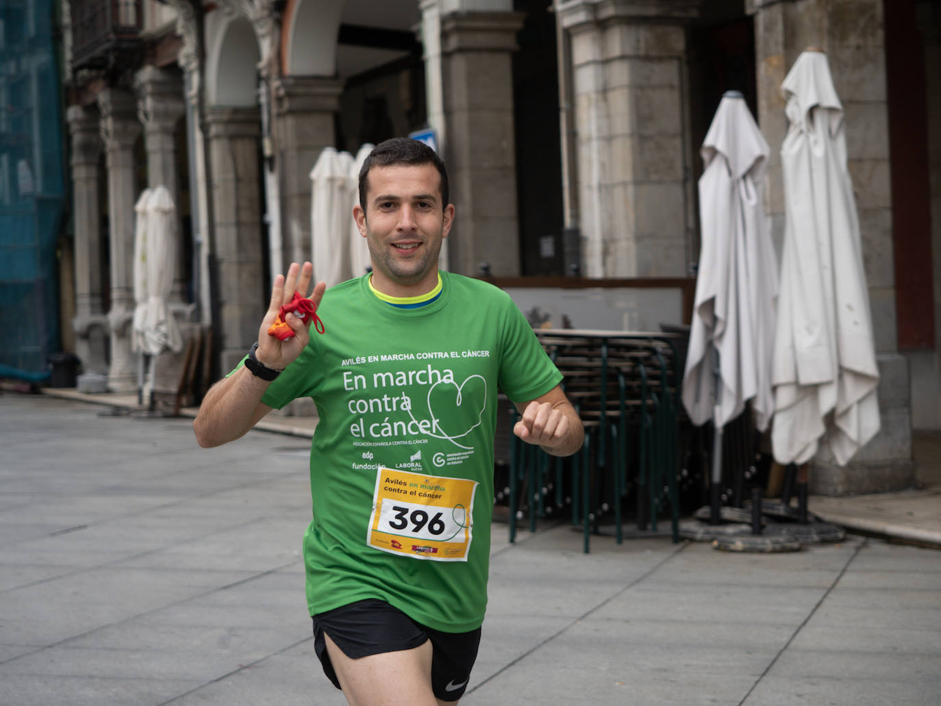 La Asociación Española contra el Cáncer (AECC) ha organizado marchas en Gijón y Avilés para que «la gente tome conciencia y colabore». El objetivo de la iniciativa es mejorar la calidad de vida de los enfermos de cáncer. 