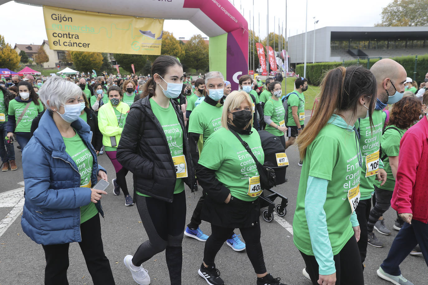 La Asociación Española contra el Cáncer (AECC) ha organizado marchas en Gijón y Avilés para que «la gente tome conciencia y colabore». El objetivo de la iniciativa es mejorar la calidad de vida de los enfermos de cáncer. 