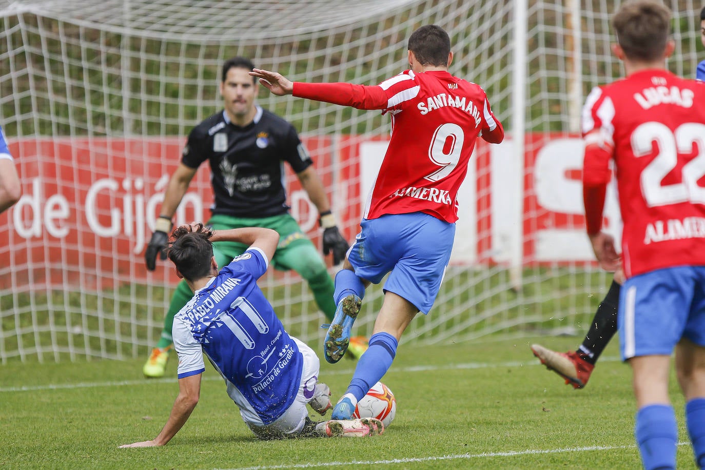 Fotos: El Sporting B - Urraca, en imágenes