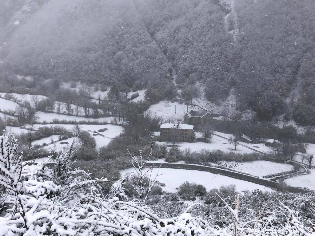 Fotos: Asturias, bajo el primer temporal de nieve del otoño