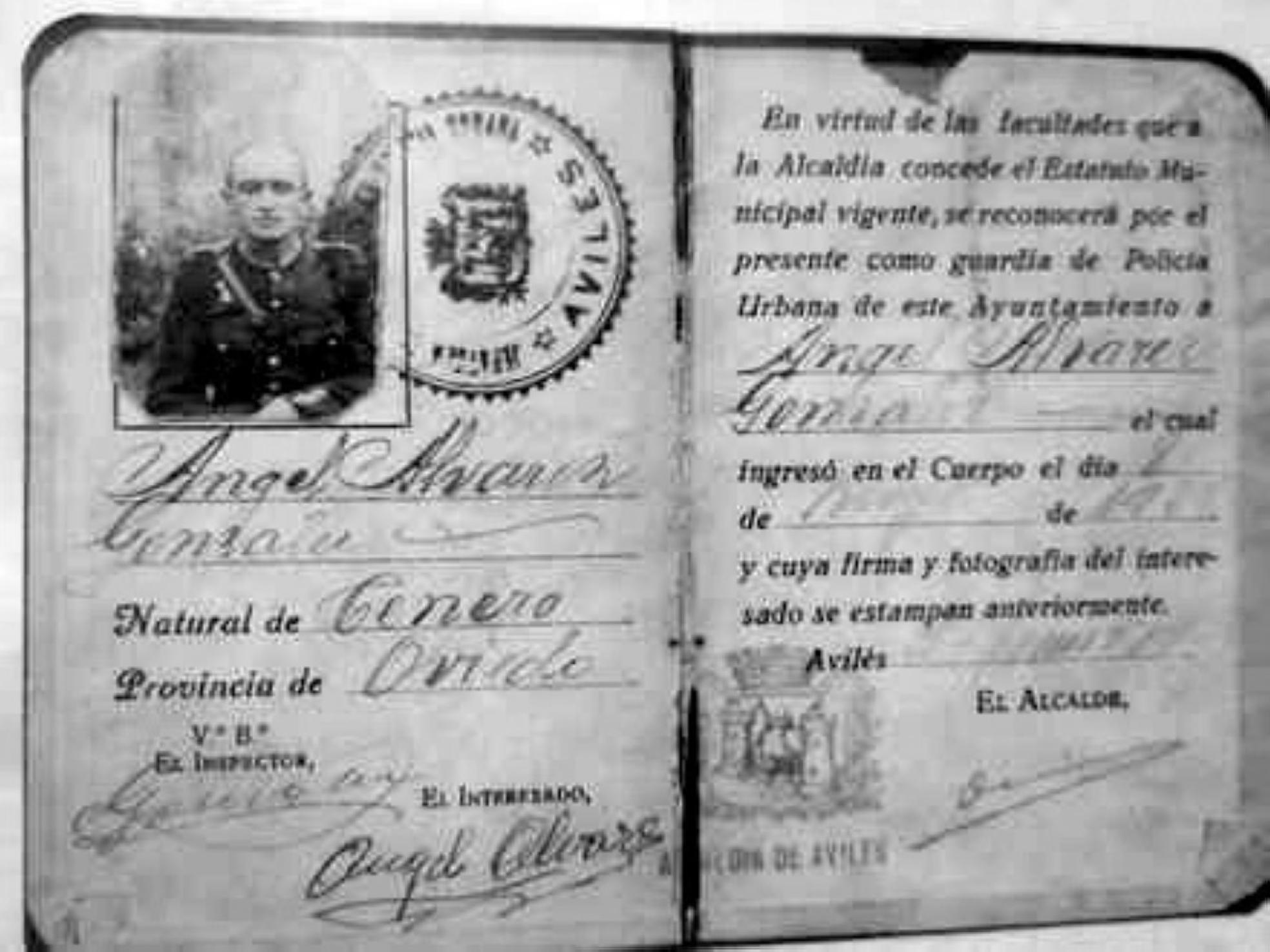 q Ángel Álvarez era guardia de la Policía Urbana de Avilés. 