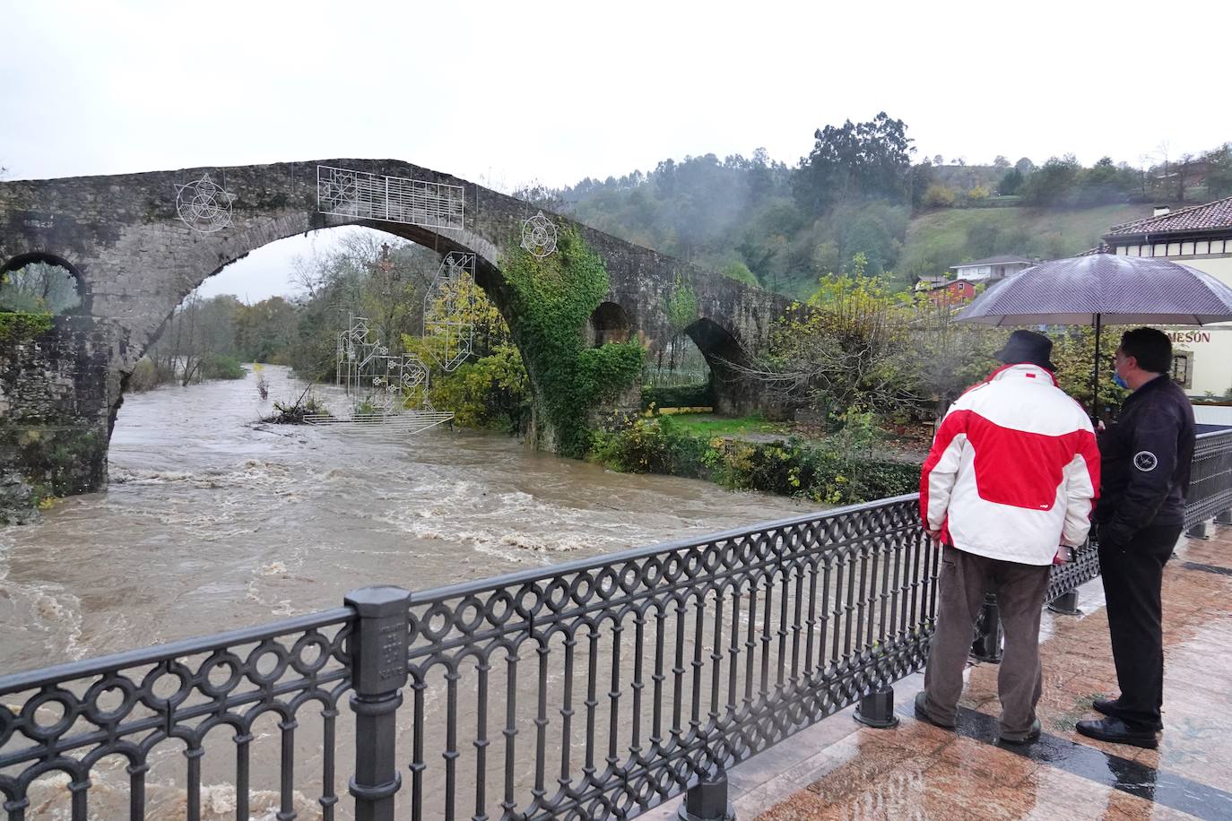 Fotos: Los ríos se desbordan en el oriente de Asturias
