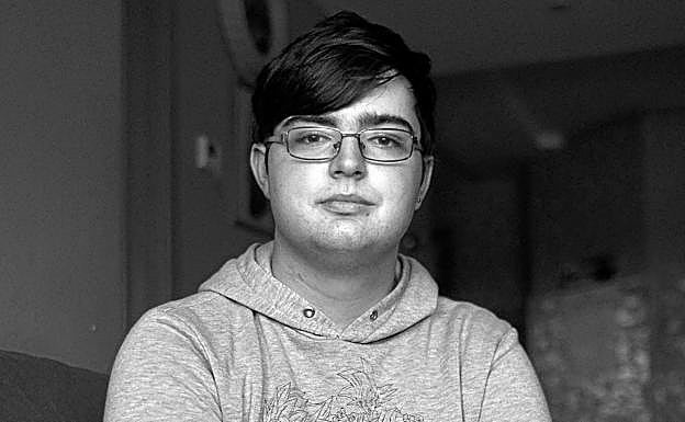 Hijo. Cristian Prieto, hijo de Desirée Prieto, asesinada por su ex en 2006. El asesino, su padre, también intentó matarle.