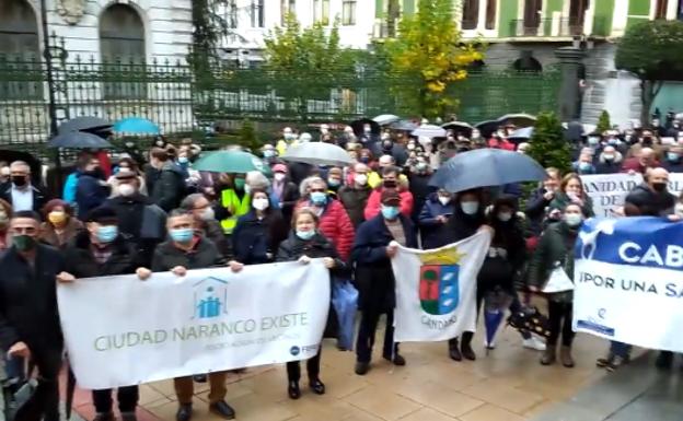 Concentración esta tarde durante una hora en Oviedo debido a la paralización de la Atención Primaria.