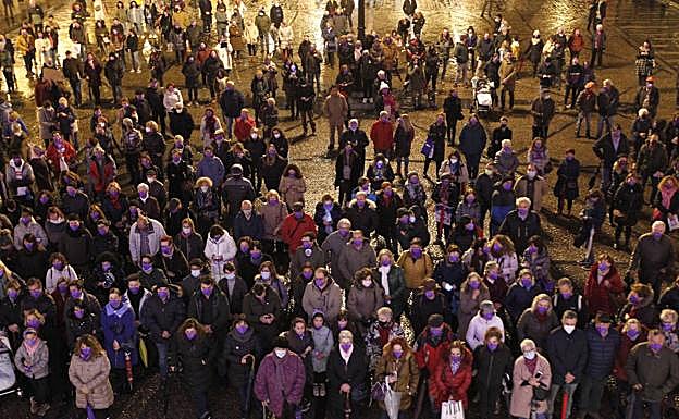 Centenares de personas piden en Gijón que las mujeres puedan «vivir sin miedo, en casa o de camino a ella»