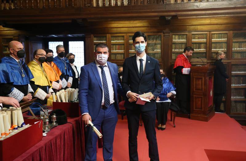 En imágenes: La Universidad de Oviedo entrega sus premios Fin de Grado en Santa Catalina