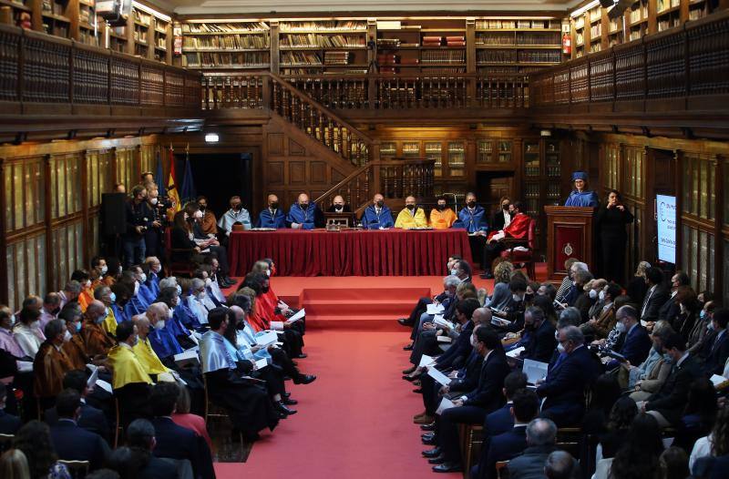 En imágenes: La Universidad de Oviedo entrega sus premios Fin de Grado en Santa Catalina