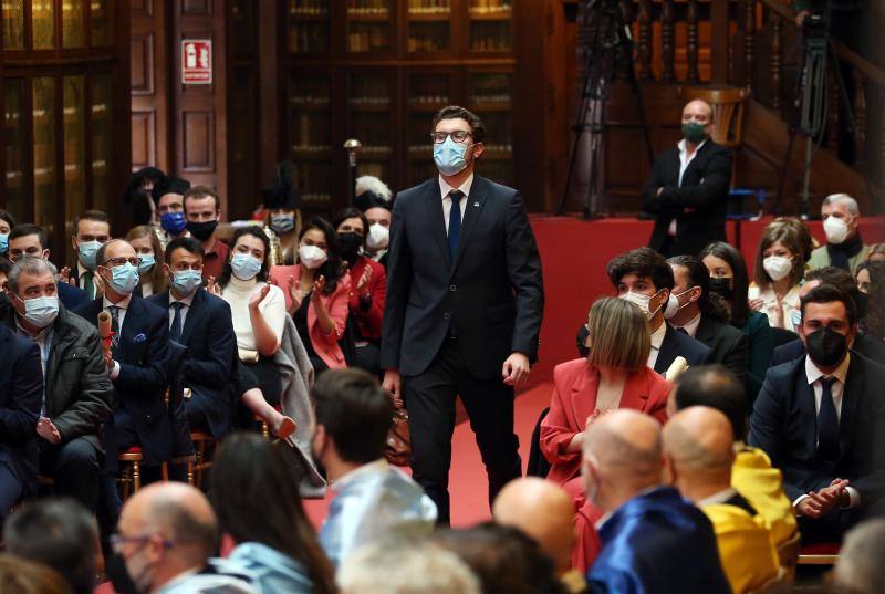 En imágenes: La Universidad de Oviedo entrega sus premios Fin de Grado en Santa Catalina