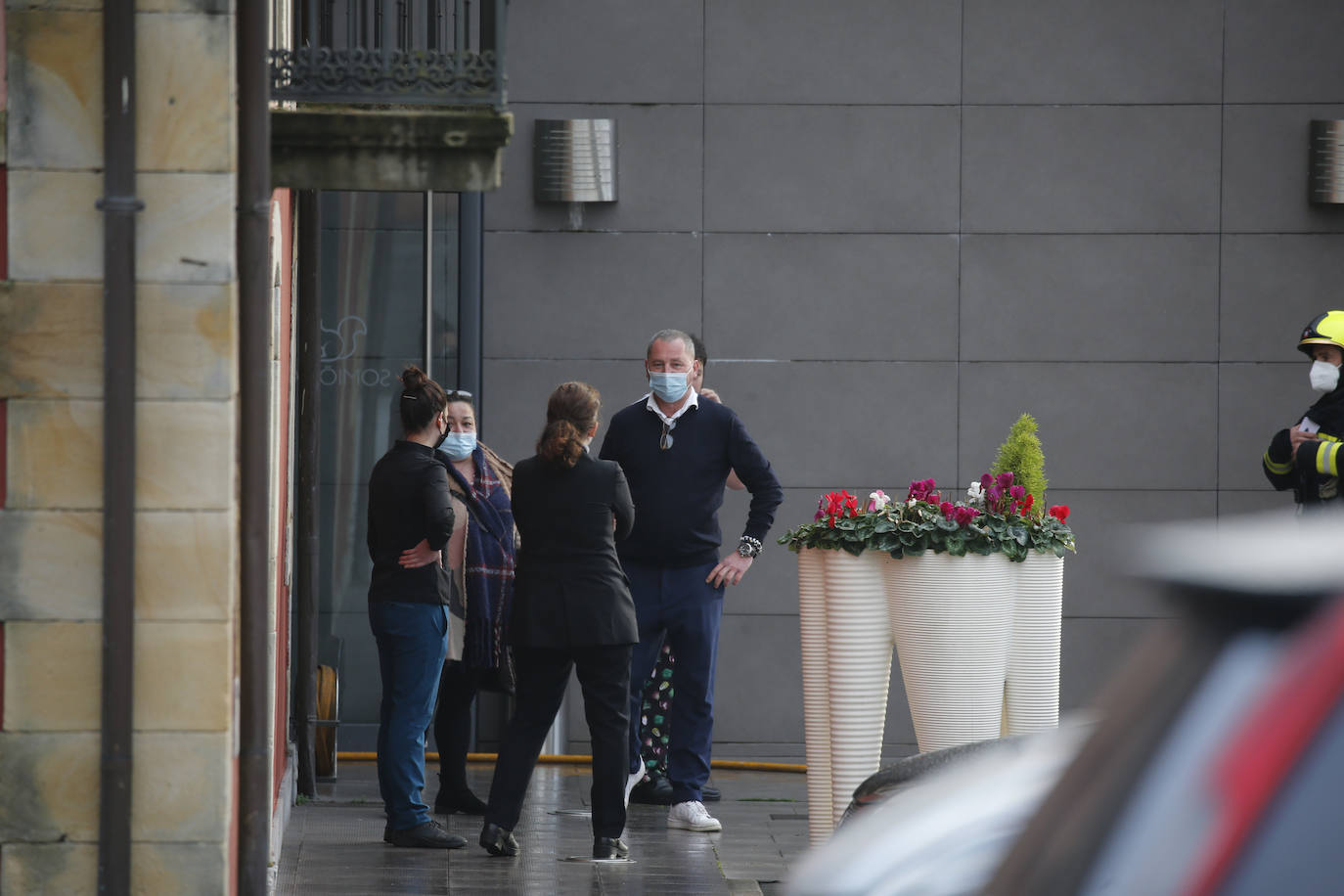 Este viernes se ha producido un incendio en el restaurante Somio Park al que se desplazaron los bomberos en menos de diez minutosy dos patrullas de la Policía Local.
