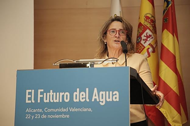 Ribera apunta que los precios «inéditos» de la luz están por debajo de Europa