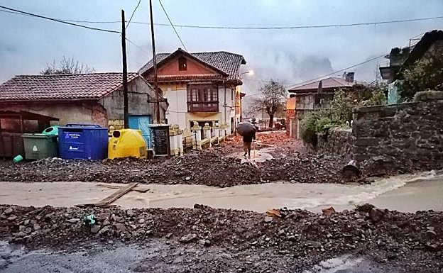 Las calles de Beleño tras las inundaciones. 