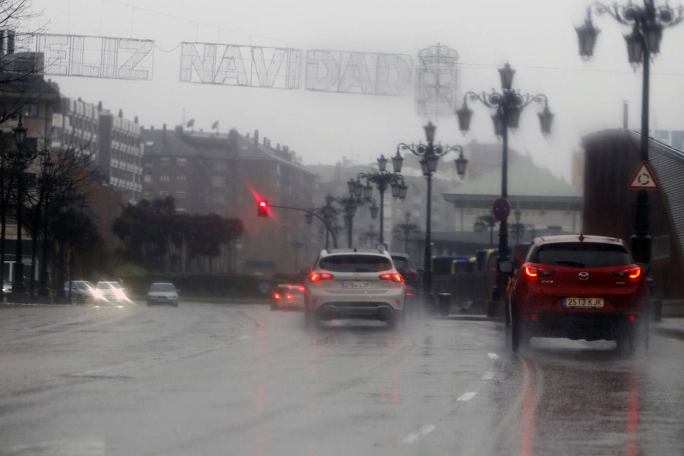 Lluvia y viento para un frío fin de semana en Oviedo