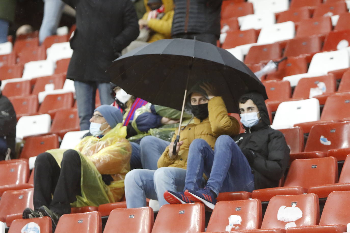 Fotos: ¿Estuviste en el Sporting - Fuenlabrada? ¡Búscate!