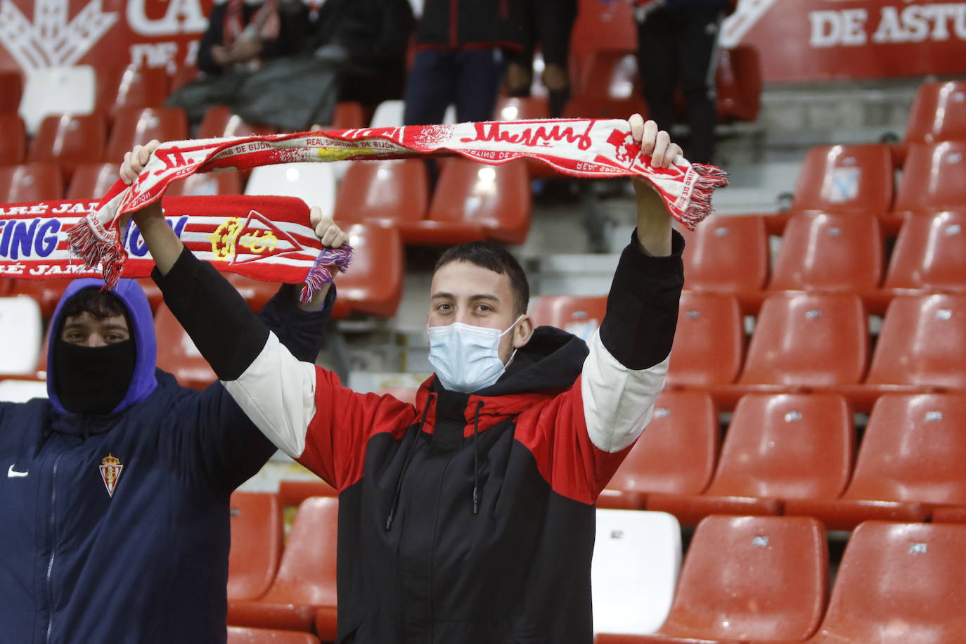 Fotos: ¿Estuviste en el Sporting - Fuenlabrada? ¡Búscate!