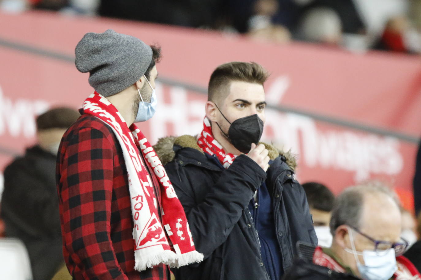 Fotos: ¿Estuviste en el Sporting - Fuenlabrada? ¡Búscate!