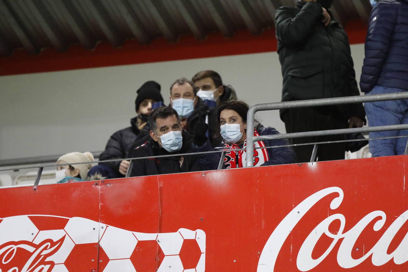 Fotos: ¿Estuviste en el Sporting - Fuenlabrada? ¡Búscate!