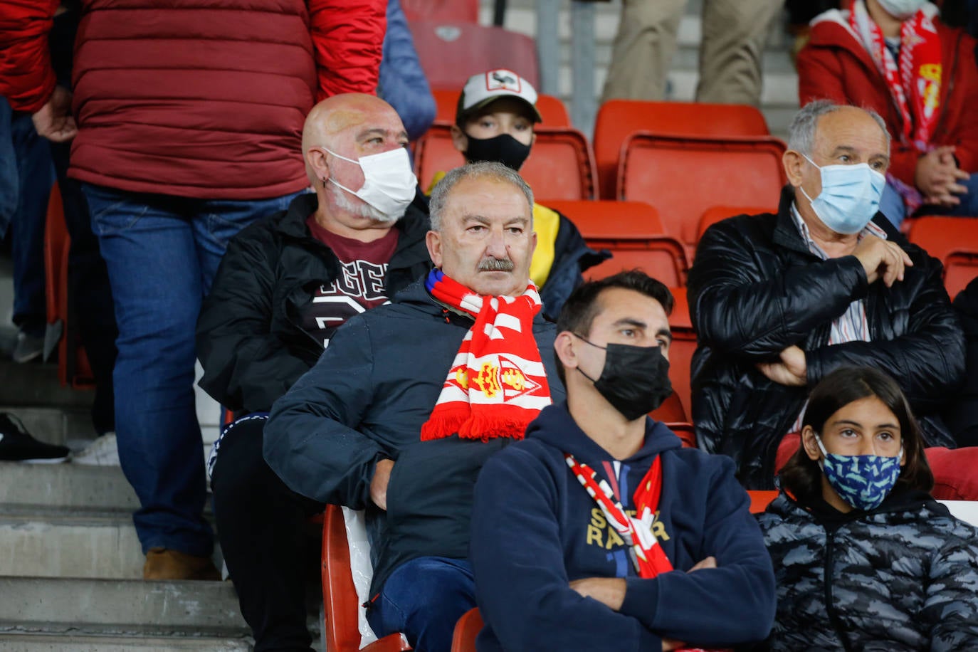 Fotos: ¿Estuviste en el Sporting - Fuenlabrada? ¡Búscate!