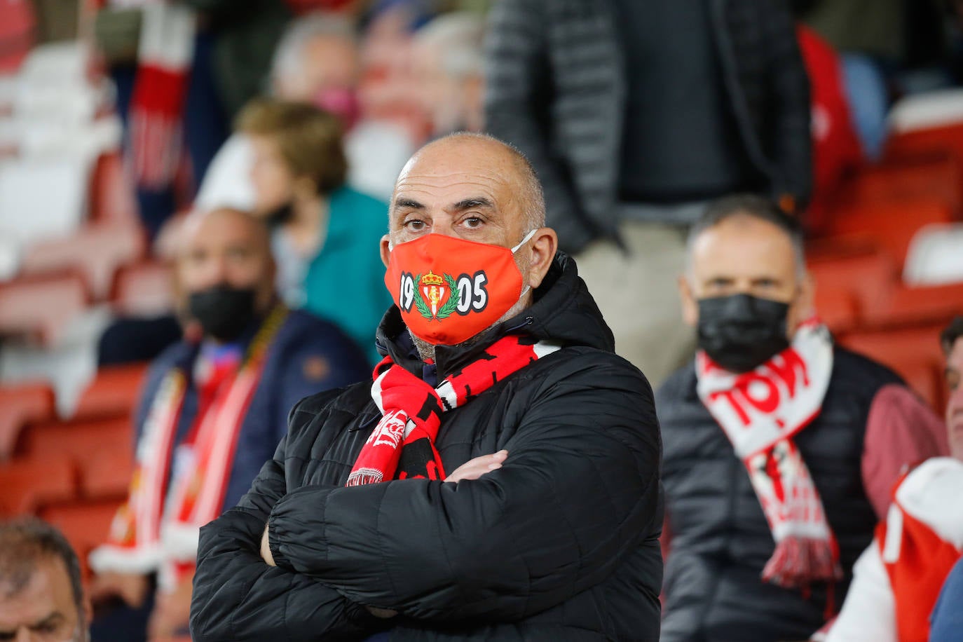 Fotos: ¿Estuviste en el Sporting - Fuenlabrada? ¡Búscate!