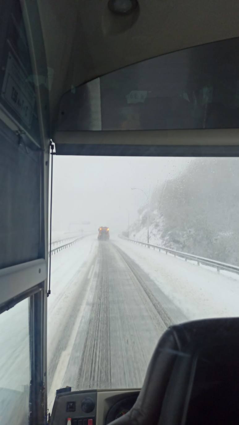 Fotos: El temporal cubre a Asturias de blanco