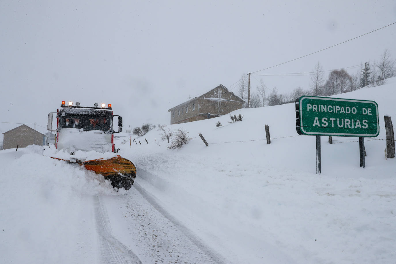 Fotos: La impresionante nevada en Somiedo