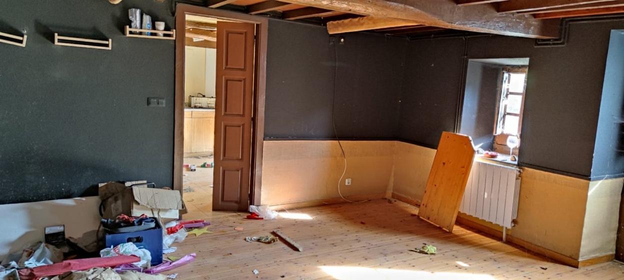 El salón principal de Casa Filomena, con su magnífico techo, presenta este aspecto actualmente. 