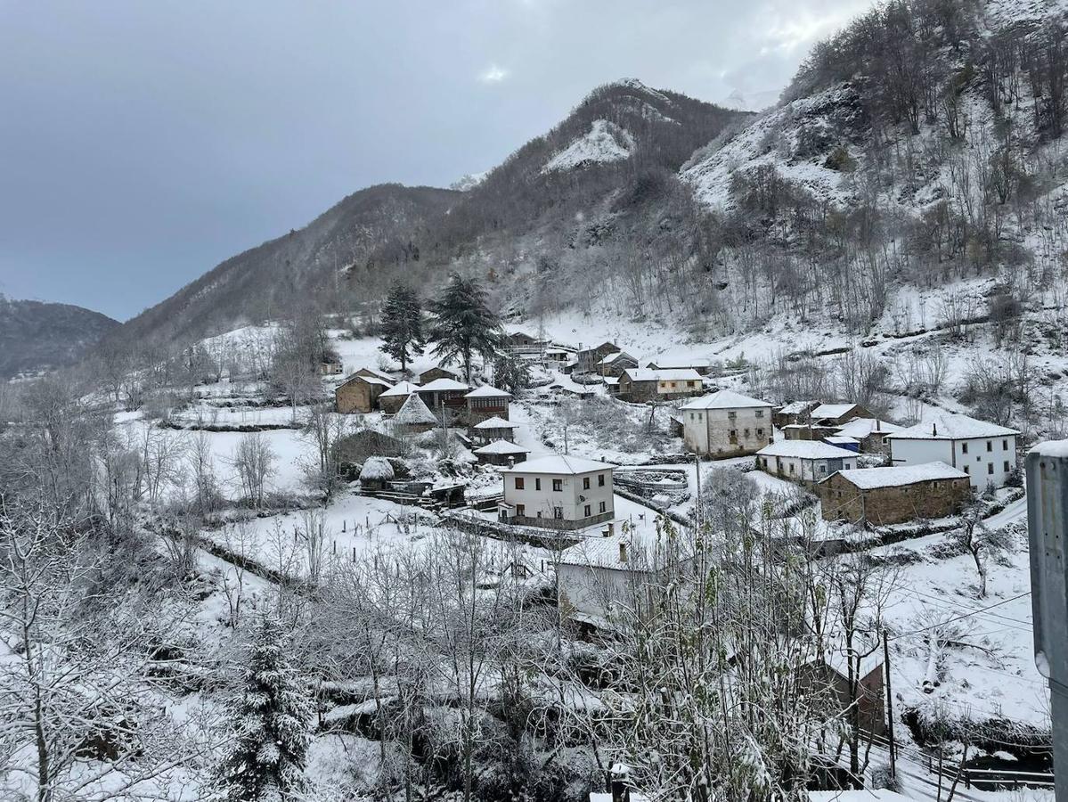 Nieve en Asturias, en la estaciones de esquí de Brañillín y en Somiedo.