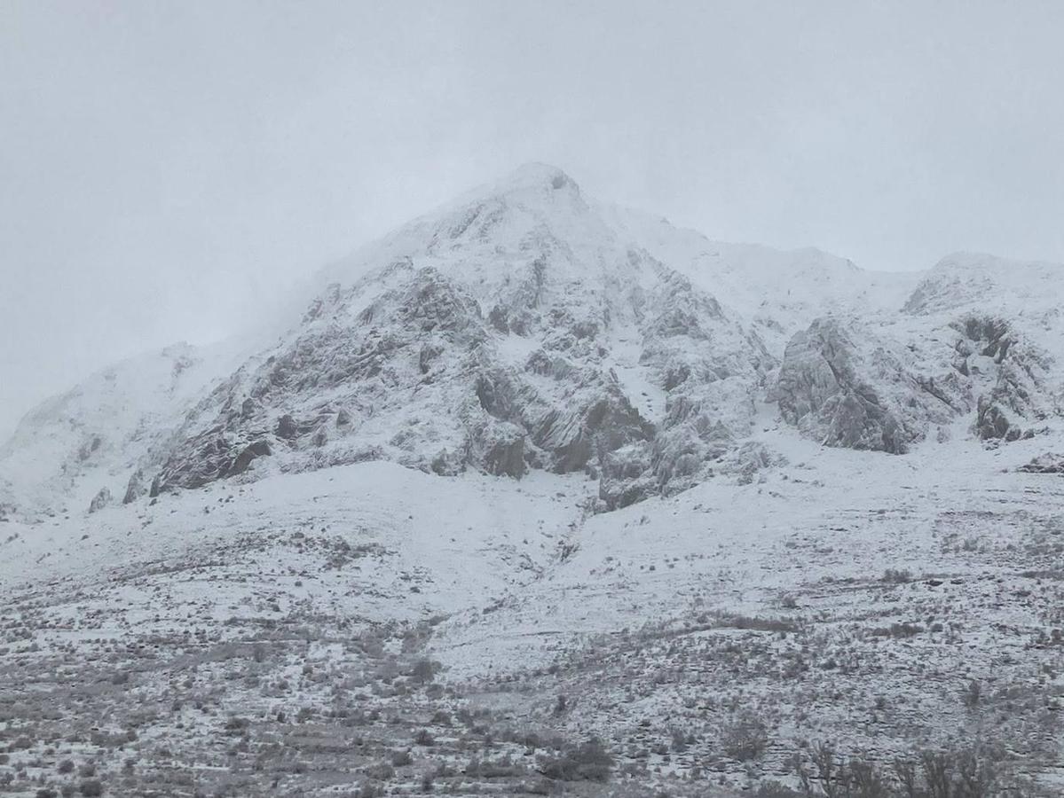 Nieve en Asturias, en la estaciones de esquí de Brañillín y en Somiedo.