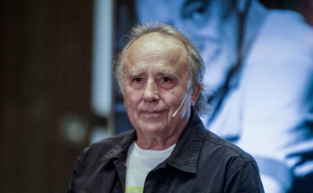 Serrat, en el recital poético en homenaje a Mario Benedetti en el Instituto Cervantes el año pasado.