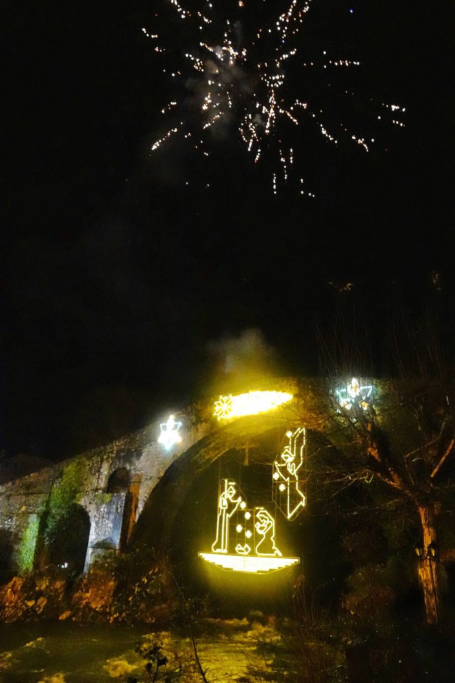 Fotos: Cangas de Onís y Covadonga encienden la Navidad