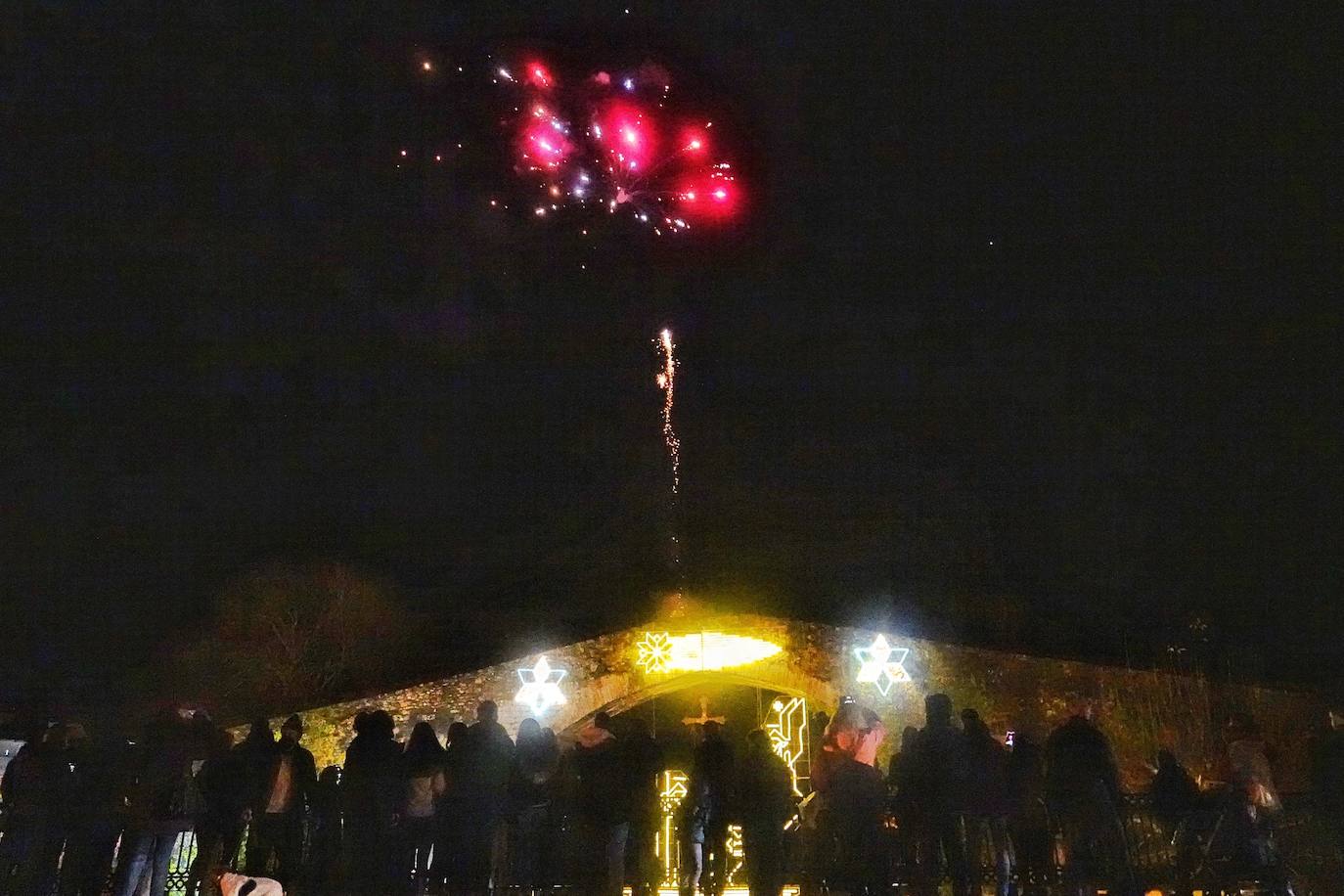 Fotos: Cangas de Onís y Covadonga encienden la Navidad