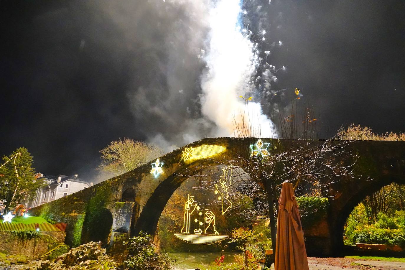 Fotos: Cangas de Onís y Covadonga encienden la Navidad
