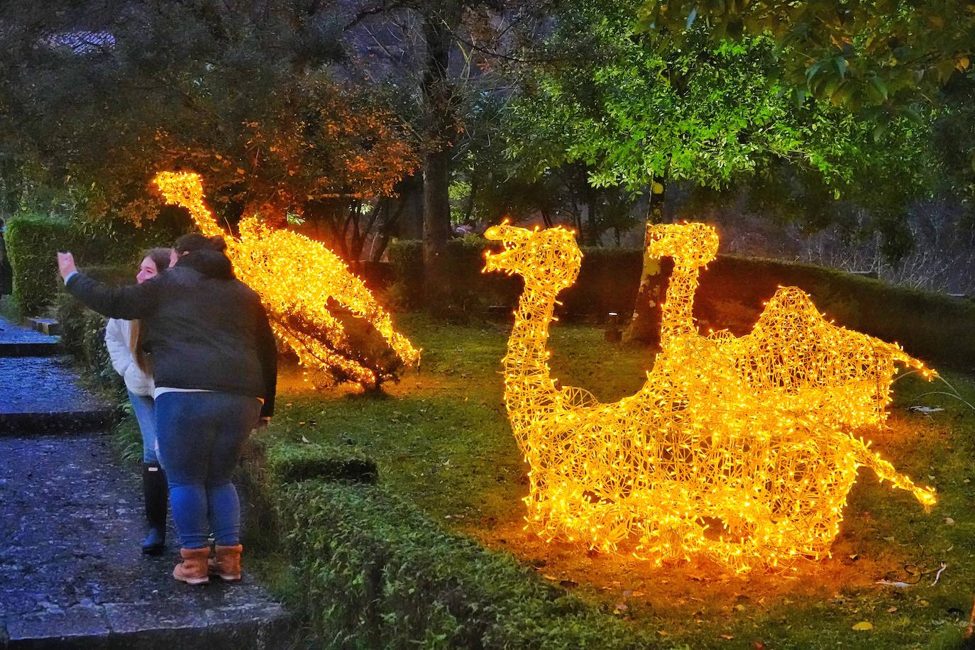 Fotos: Cangas de Onís y Covadonga encienden la Navidad