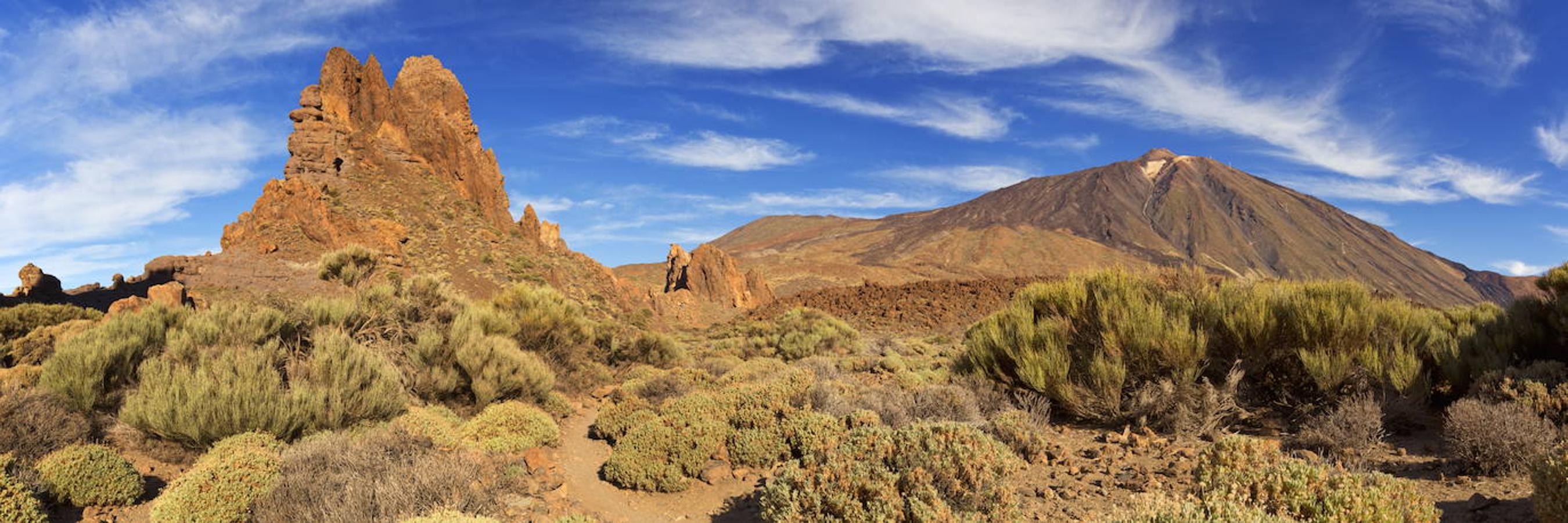 Vistas al Teide (Santa Cruz de Tenerife), la tercera estructura volcánica más alta y voluminosa del planeta, tras el Mauna Loa y el Mauna Kea.