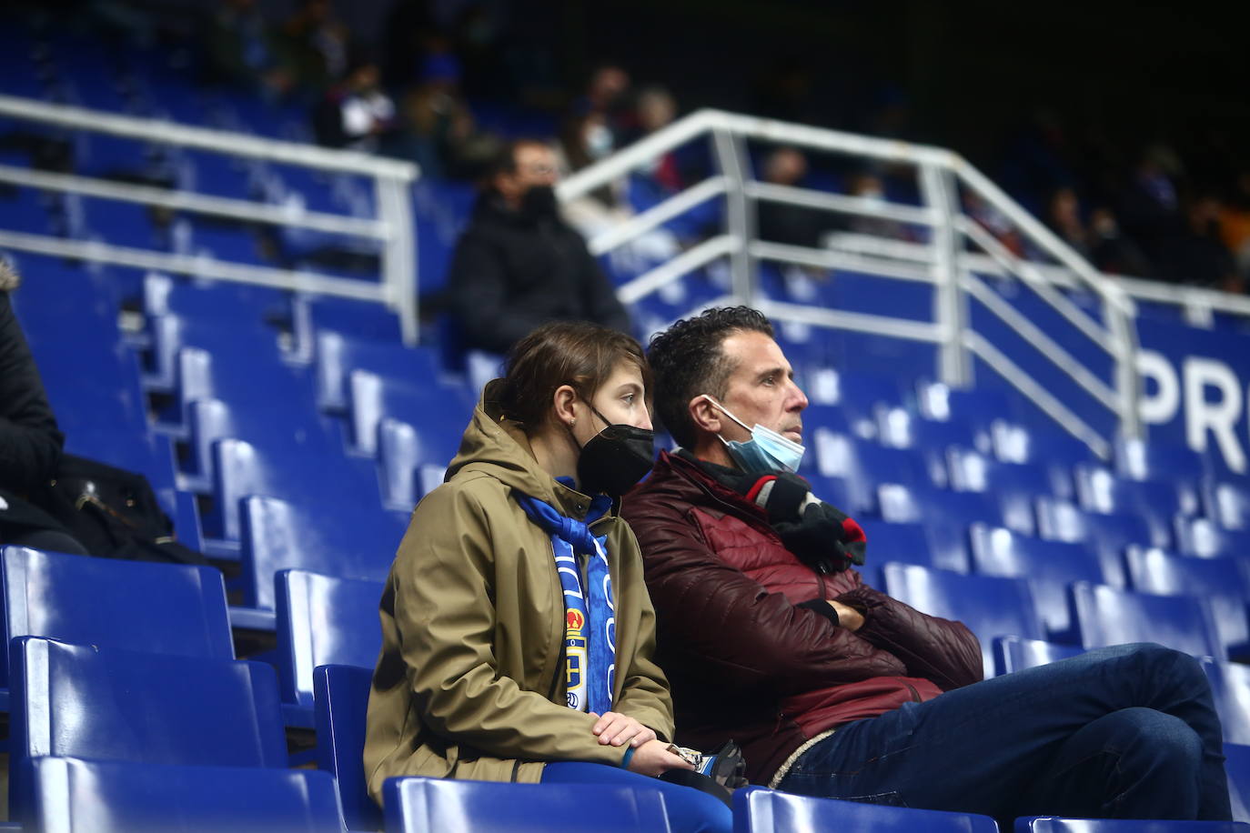 Buscate en la grada del Tartiere en el partido Real Oviedo Alcorcón