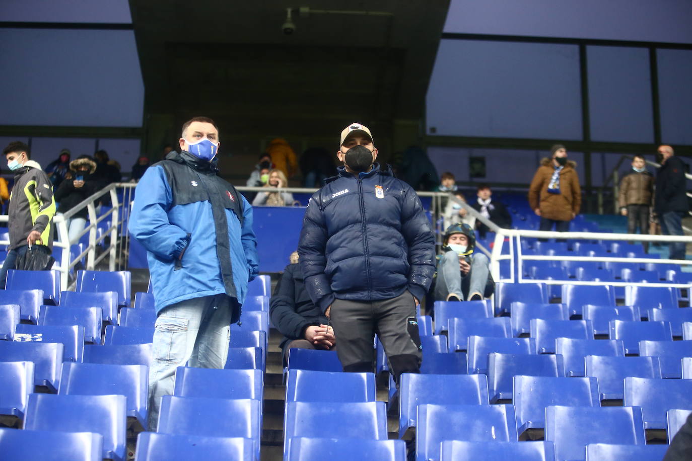 Buscate en la grada del Tartiere en el partido Real Oviedo Alcorcón