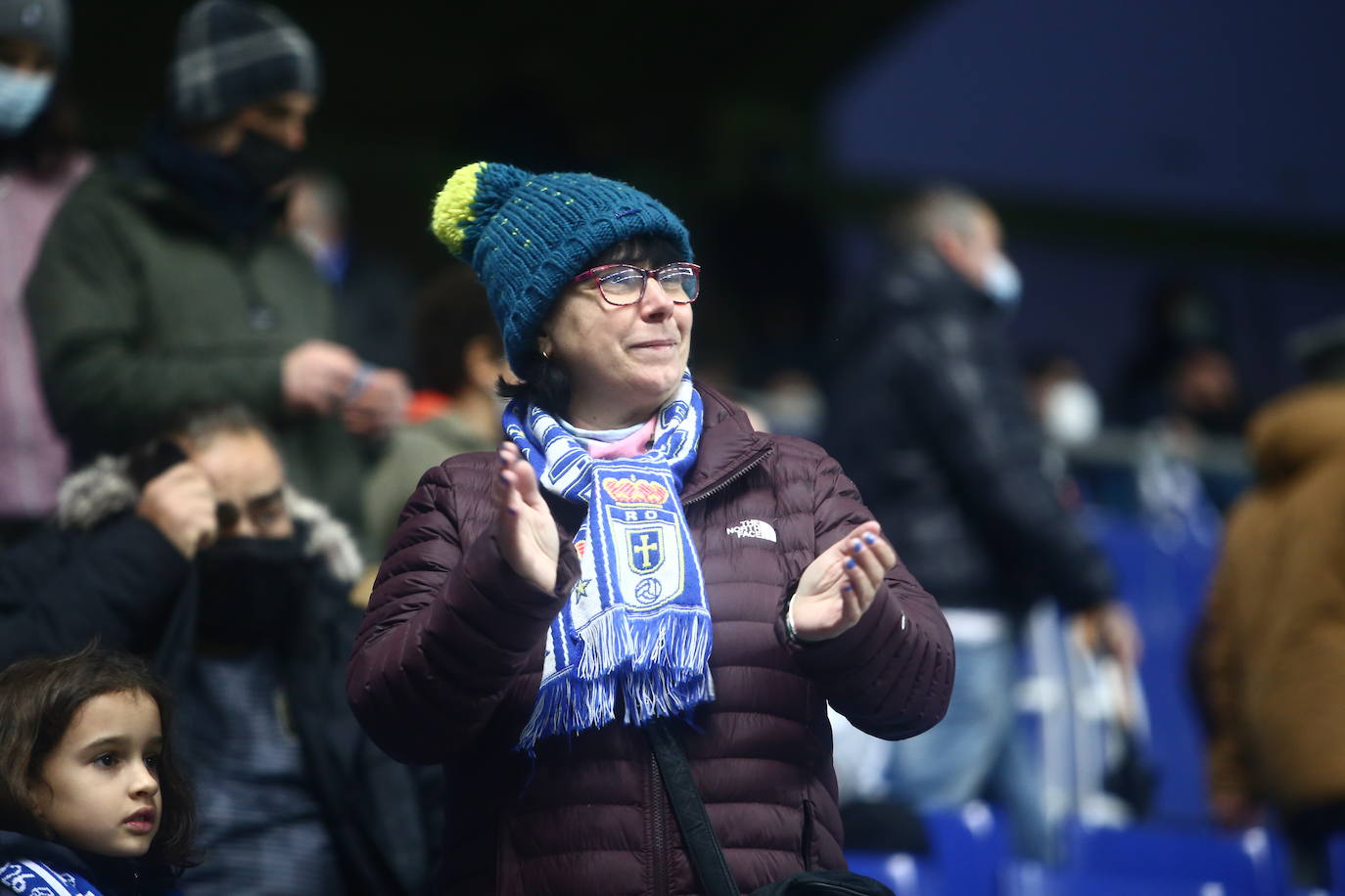 Buscate en la grada del Tartiere en el partido Real Oviedo Alcorcón