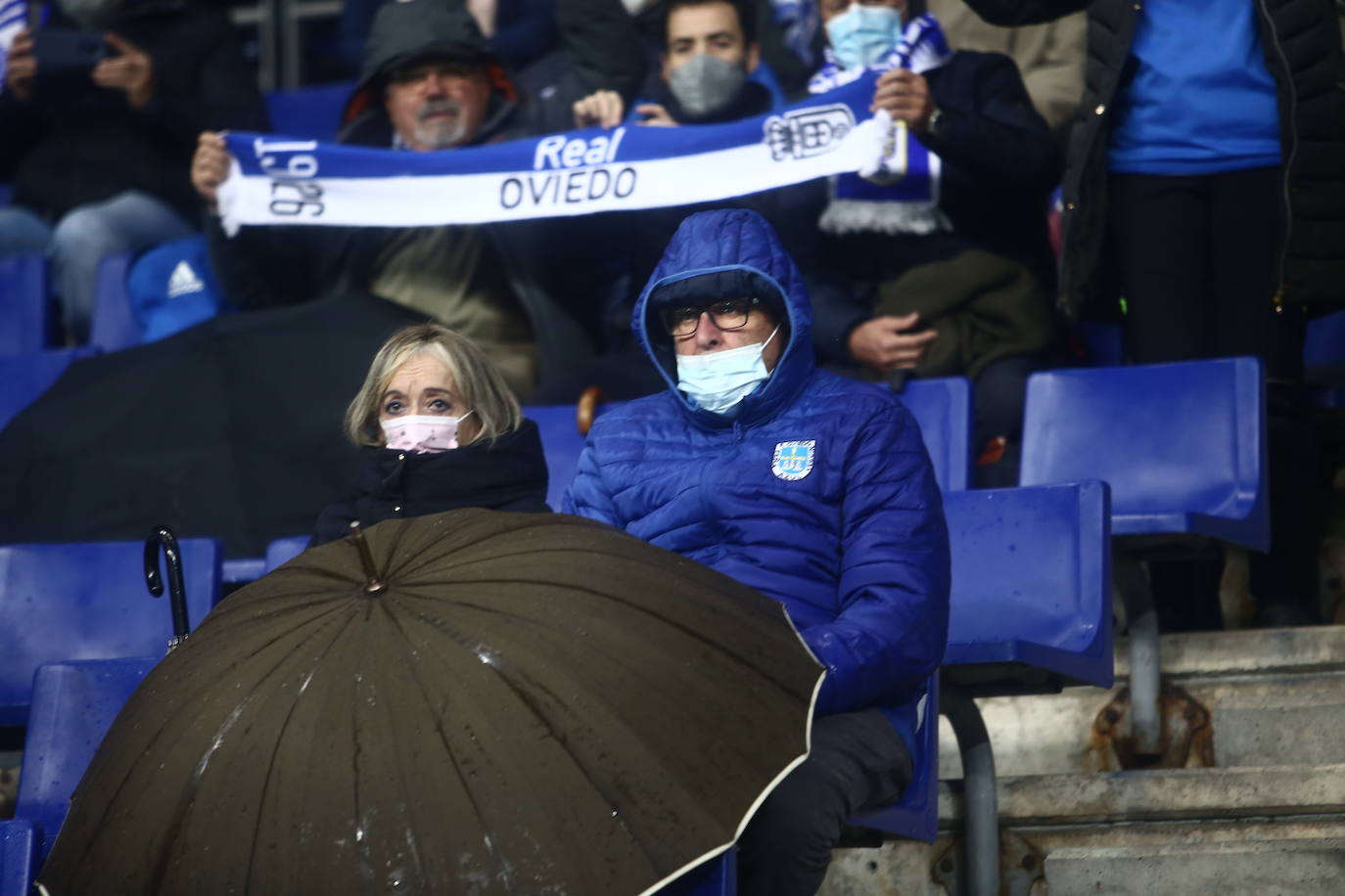 Buscate en la grada del Tartiere en el partido Real Oviedo Alcorcón