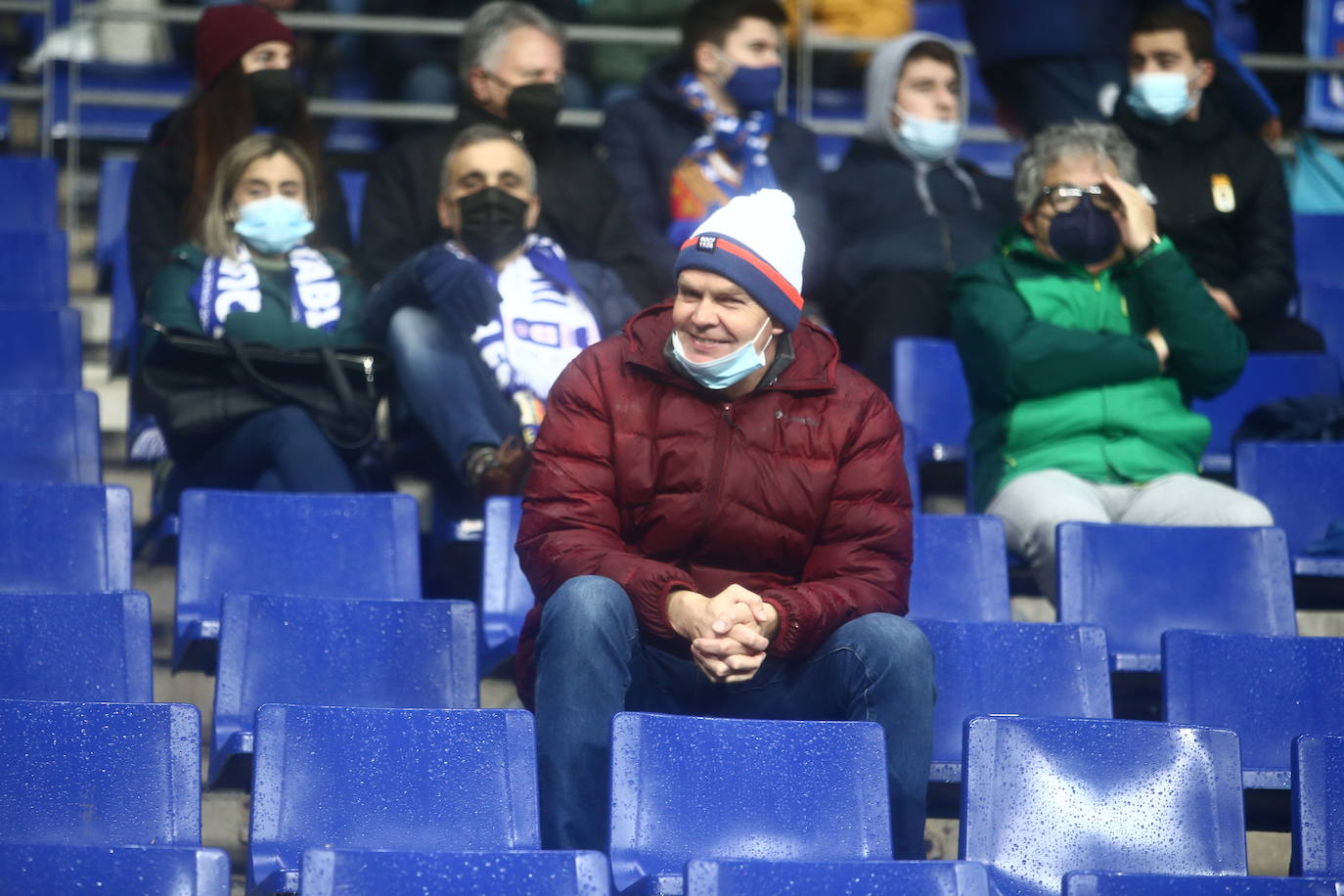 Buscate en la grada del Tartiere en el partido Real Oviedo Alcorcón