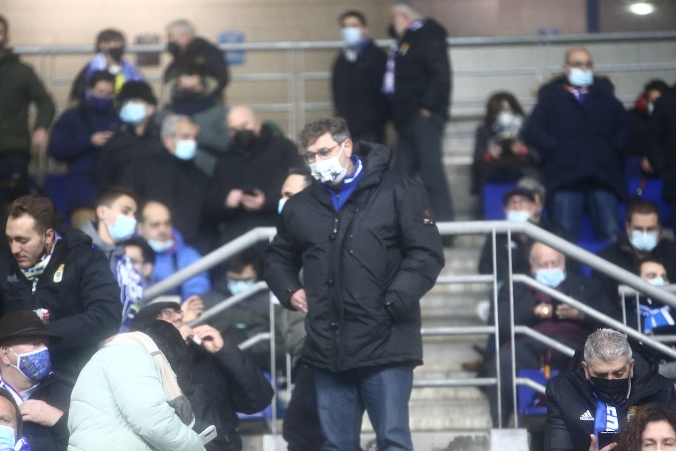 Buscate en la grada del Tartiere en el partido Real Oviedo Alcorcón